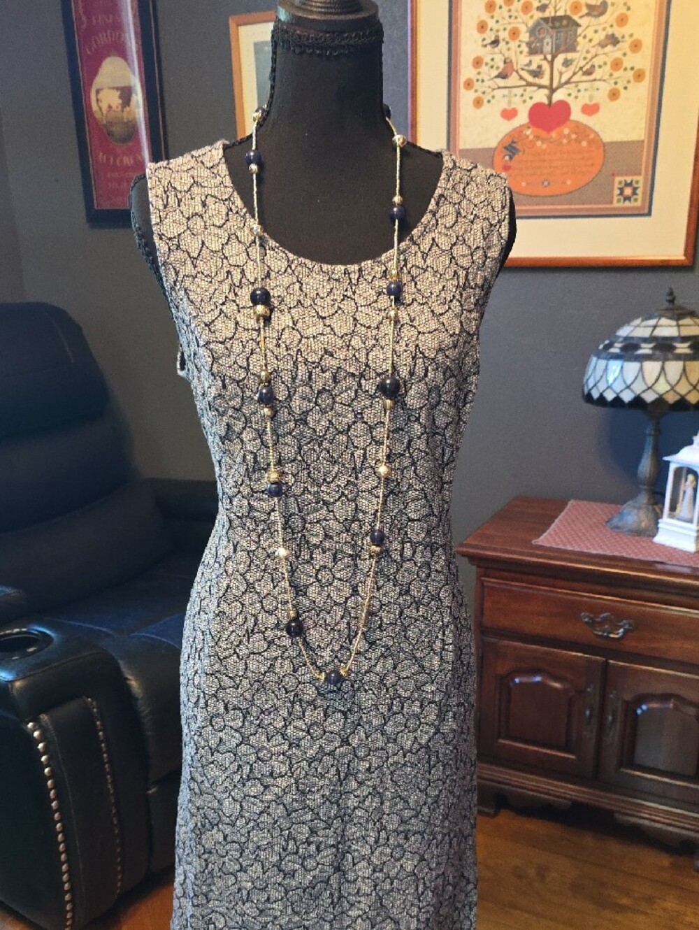 Beautiful Stretchy Formfittling. Absolutely adorable Cocktail Dress.